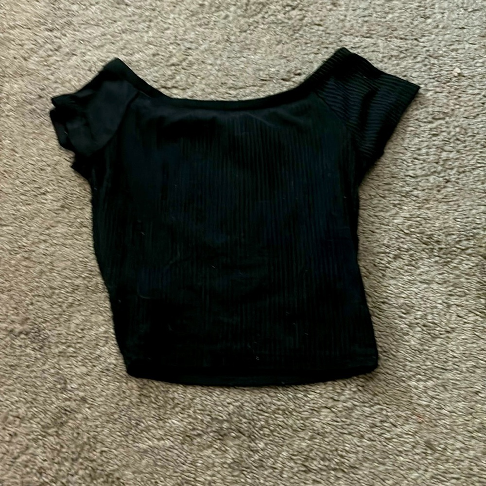 Girl, small black cropped up